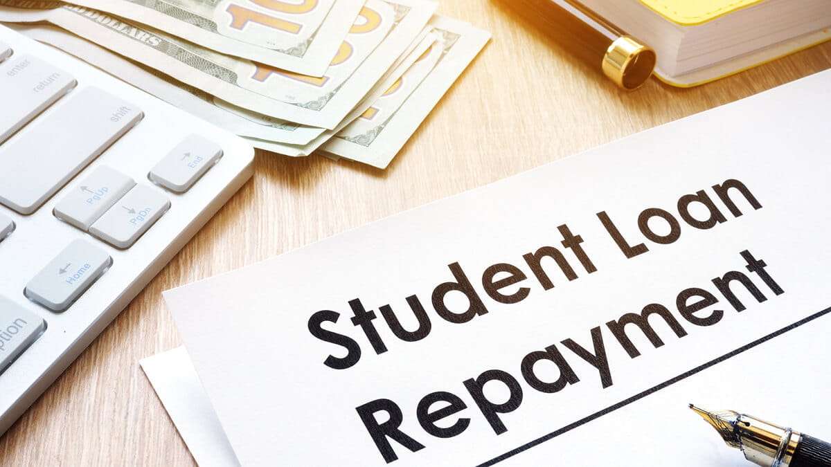 4 Tips for Paying Back Student Loans