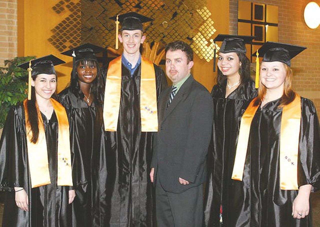 5 students graduate from Salem Community College a month ...
