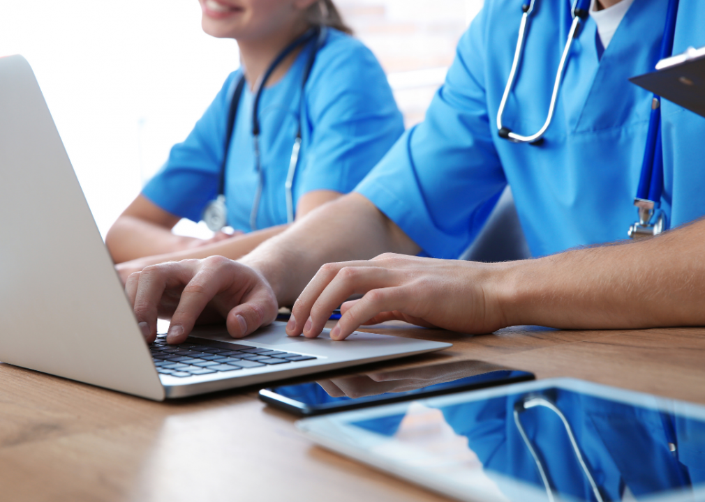 Grad schools that offer online nursing programs ...