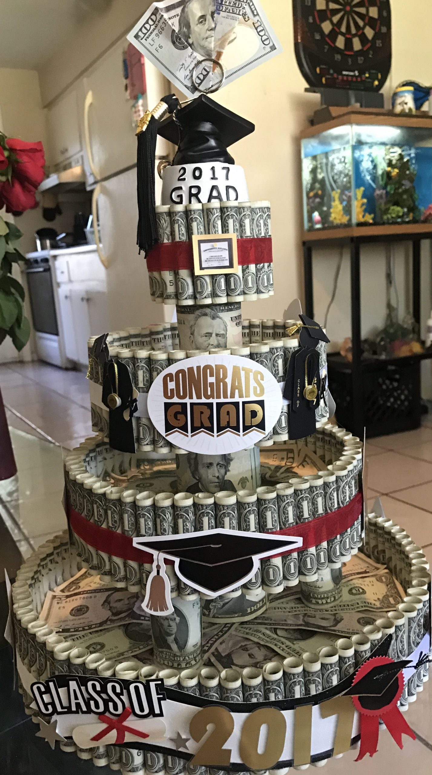 Pin by Esmeralda Salazar on Graduation money cake